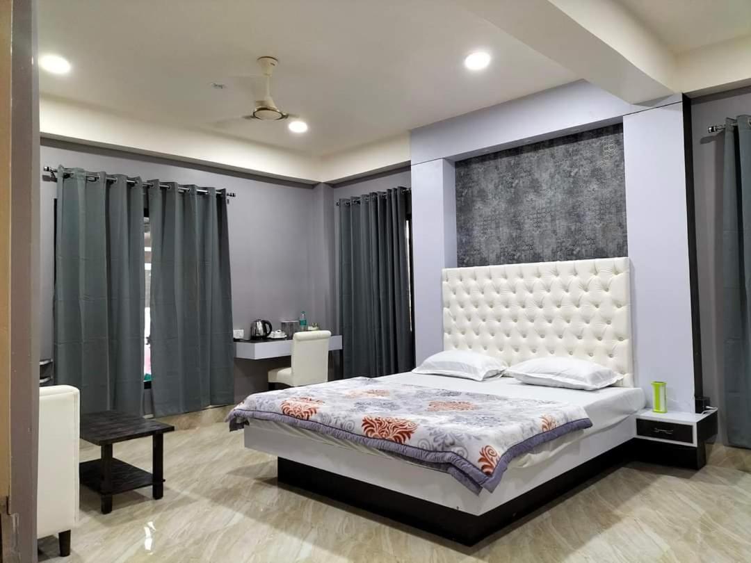 Radiant Club & Resort Imphal Exterior photo